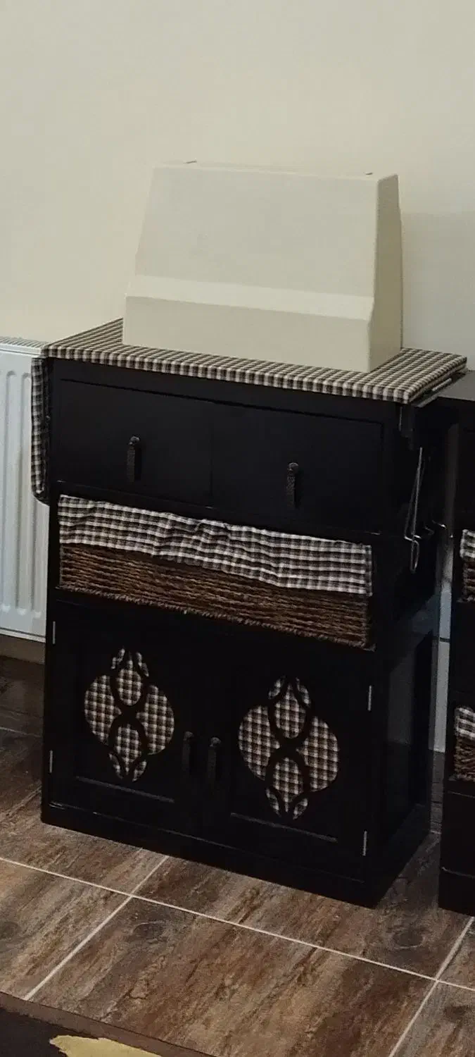 میز چرخ خیاطی|لوازم خیاطی و بافتنی|صدرا-فارس, فاز ۲|دیوار