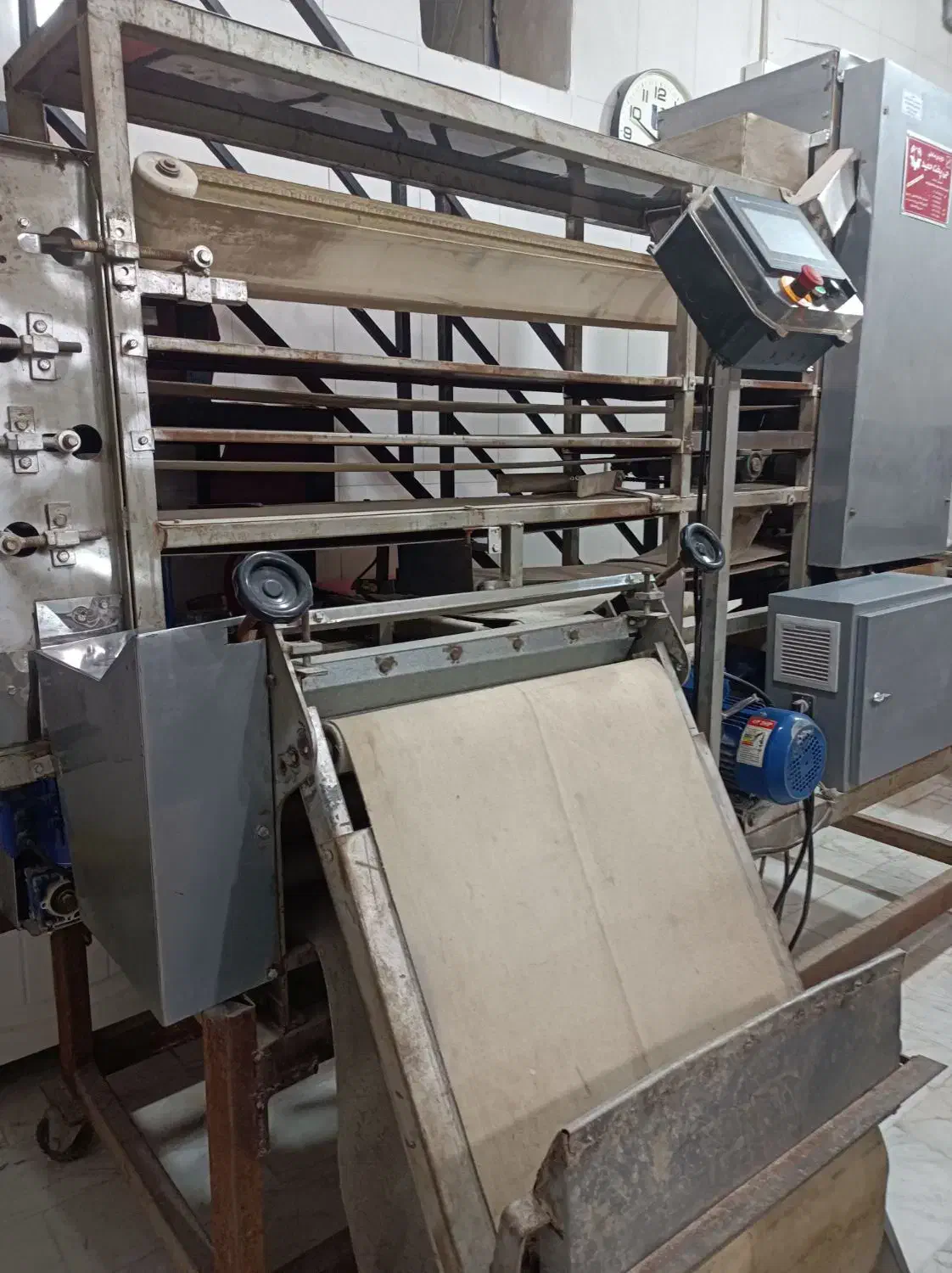 دستگاه نیمه اتوماتیک نانوایی|ماشین‌آلات صنعتی|قنوات, |دیوار