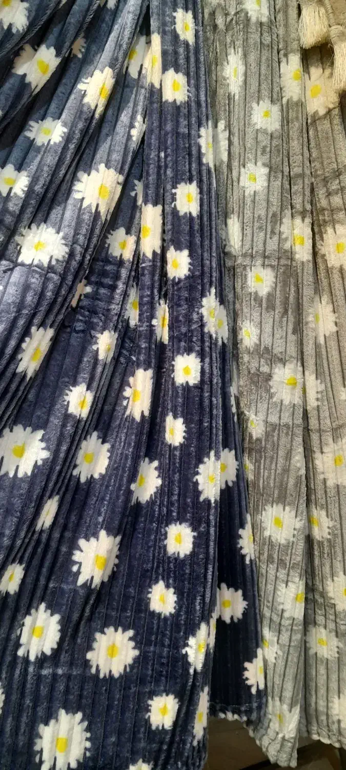 پتوهای مخملی|رختخواب، بالش، پتو|میانه, |دیوار