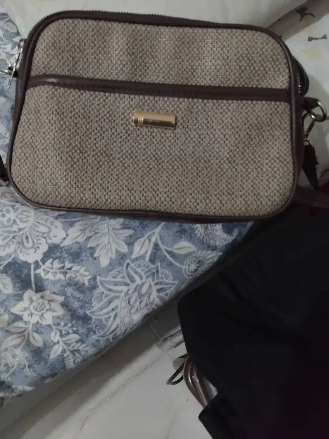 کیف|کیف، کفش، کمربند|زرند, |دیوار