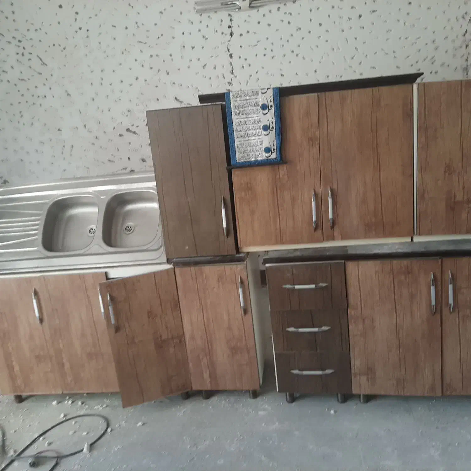 آب چکانو نظم دهنده|آب‌چکان و نظم‌دهنده ظروف|دورود, |دیوار