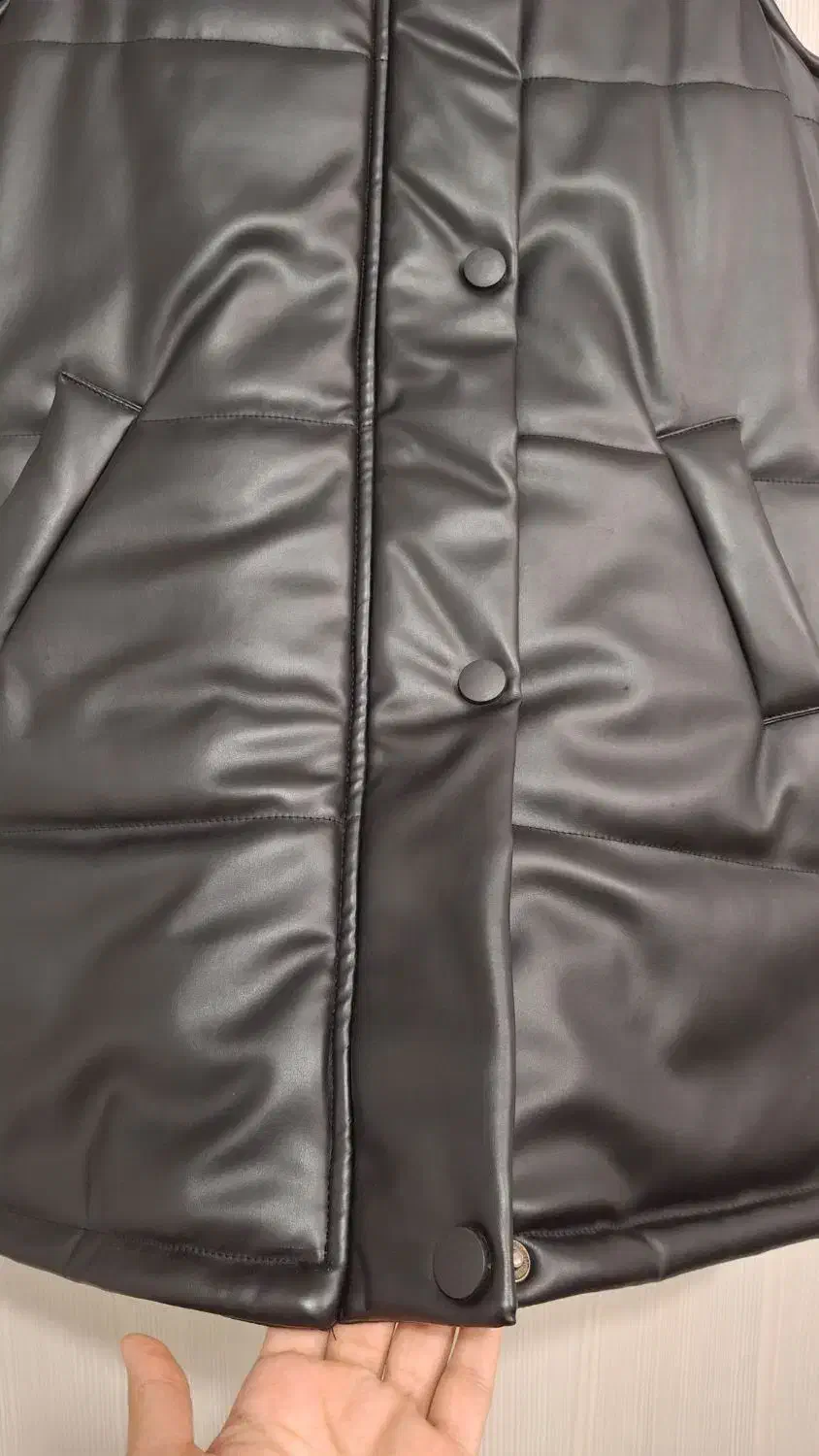 پافر چرم نو|لباس|نیشابور, دارایی|دیوار