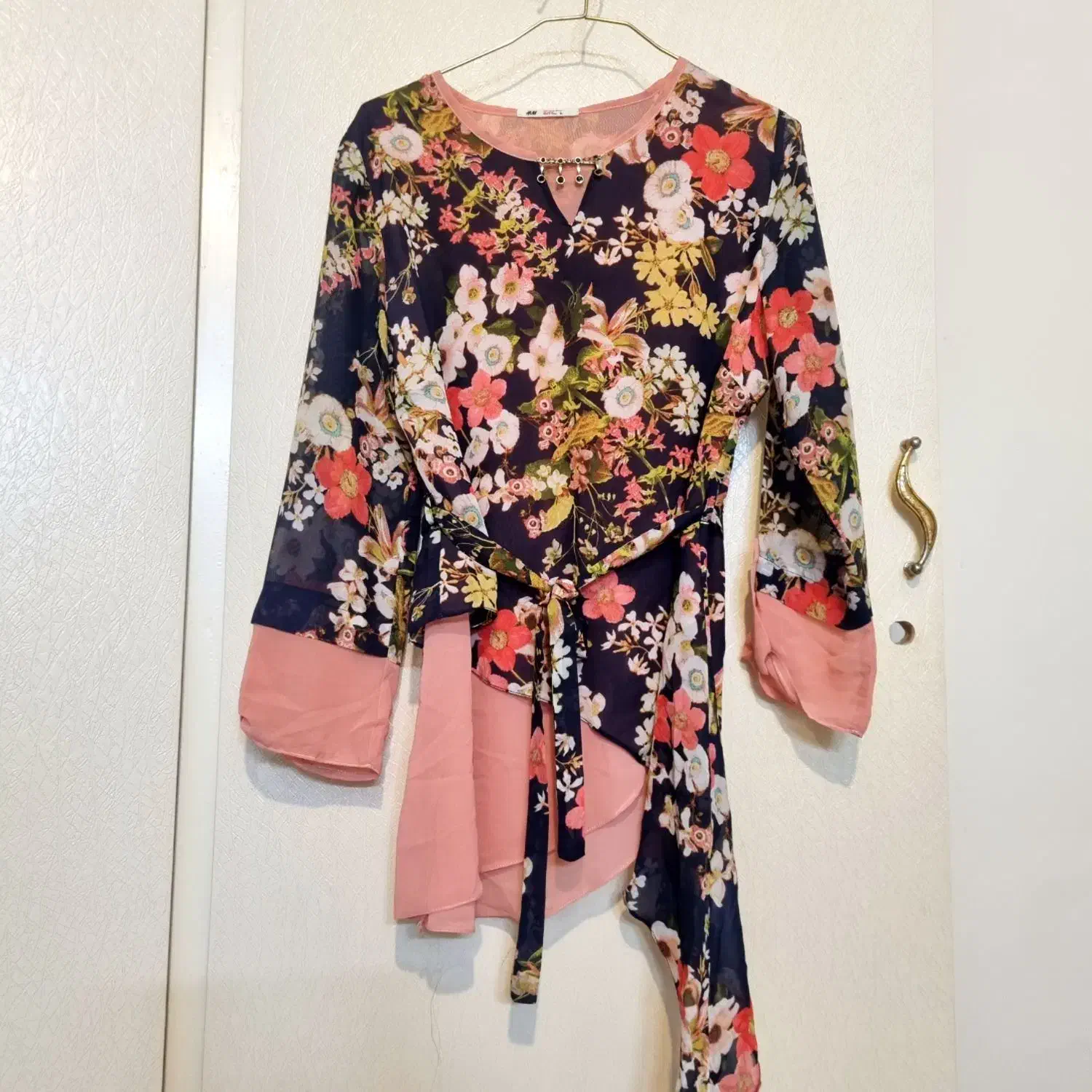 لباس زنانه|لباس|تهران, فردوسی|دیوار