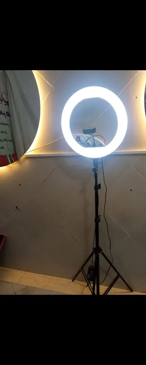 رینگ لایت درحدنو|دوربین عکاسی و فیلم‌برداری|قم, علی آباد|دیوار