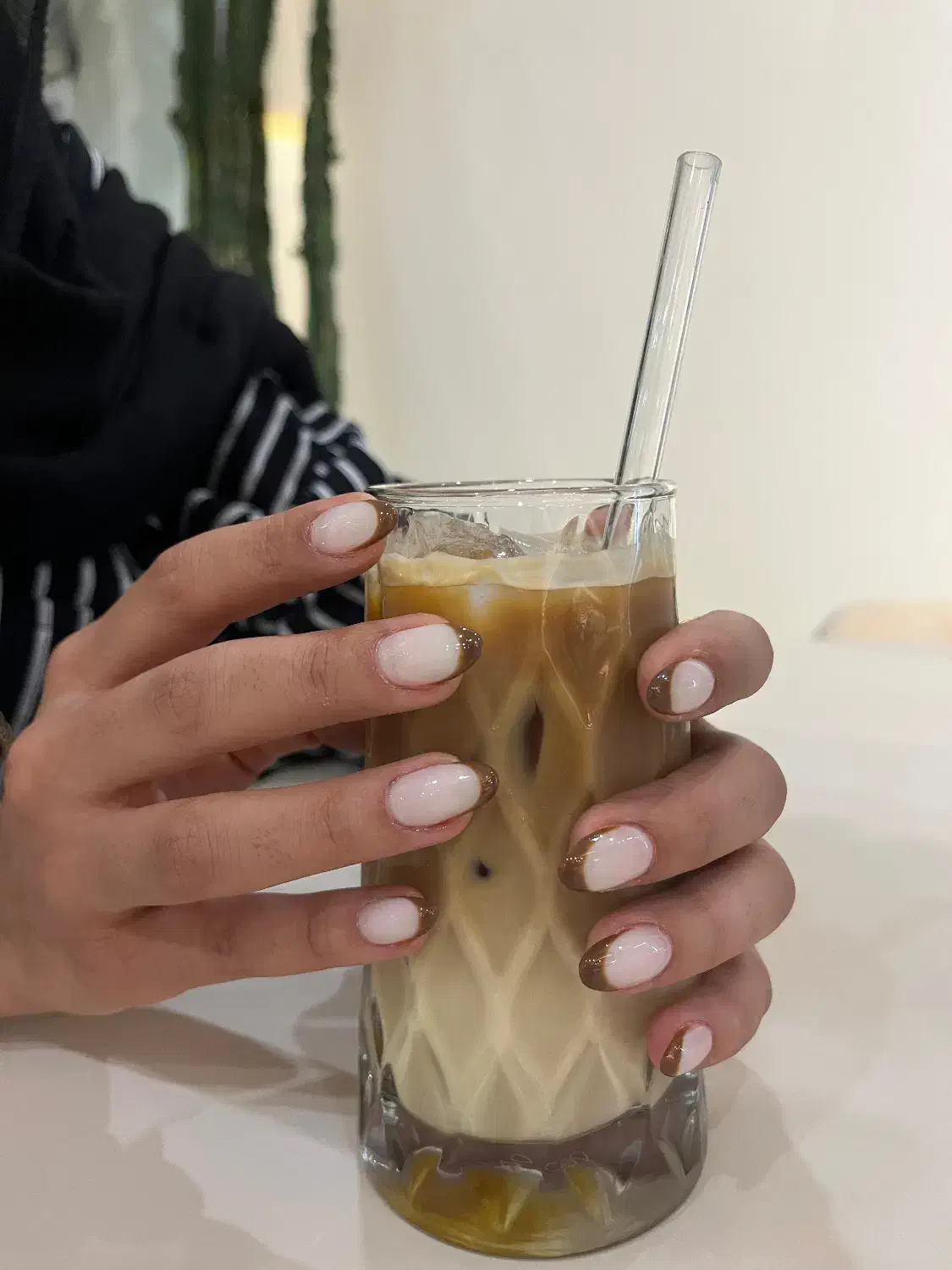 آموزش کاشت ناخن|خدمات آرایشگری و زیبایی|هشتگرد, هشتگرد قدیم|دیوار