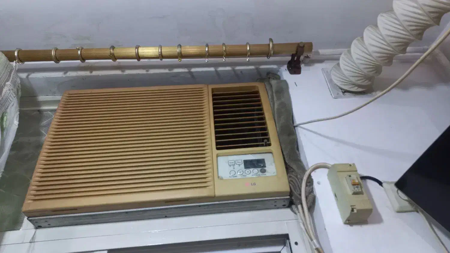 کولرگازی الجی با کنترول وکلید کابل|کولر گازی و فنکوئل|رشت, توشیبا|دیوار