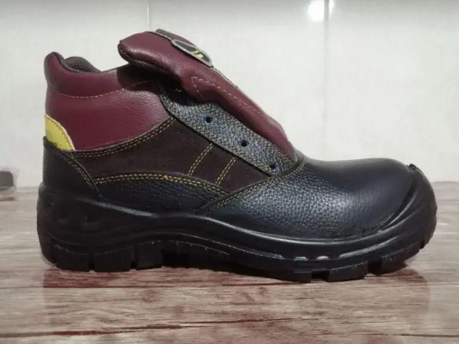 کفش ایمنی. نو شماره 43|کیف، کفش، کمربند|آباده, |دیوار