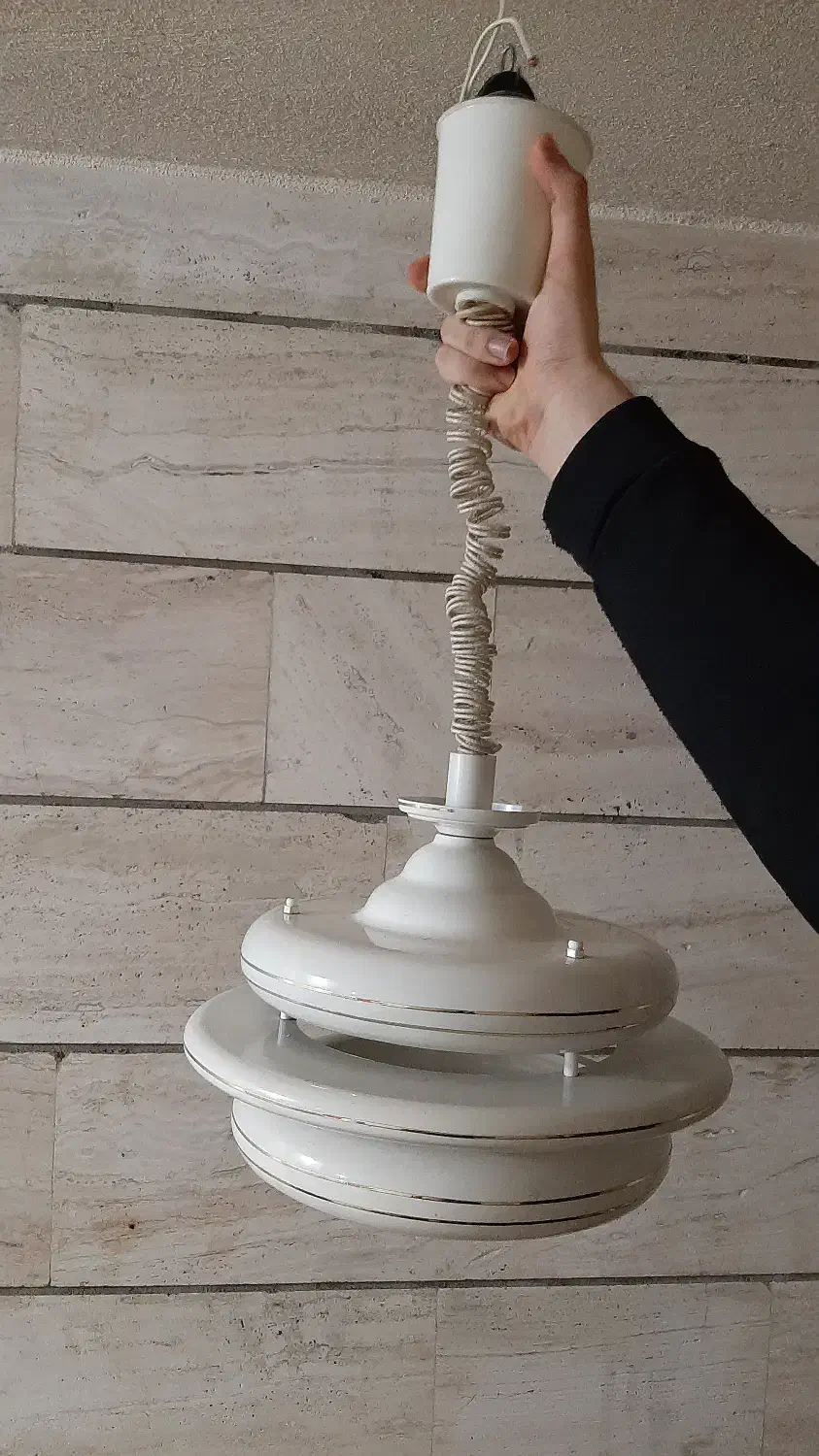 چراغ آویز فلزی سفید، ارتفاع قابل تنظیم|لوستر و چراغ آویز|اصفهان, باغ نگاره|دیوار