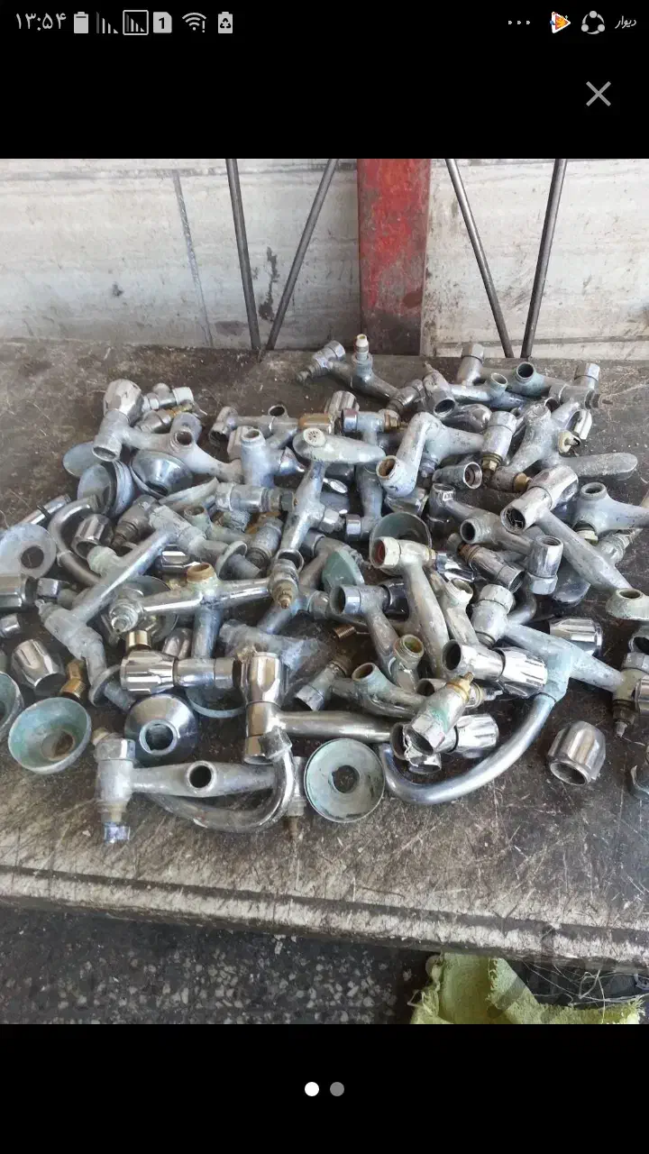 انواع واقسام شیرآلات فرسوده قدیمی و خراب و کهنه|مصالح و تجهیزات ساختمان|بروجرد, |دیوار