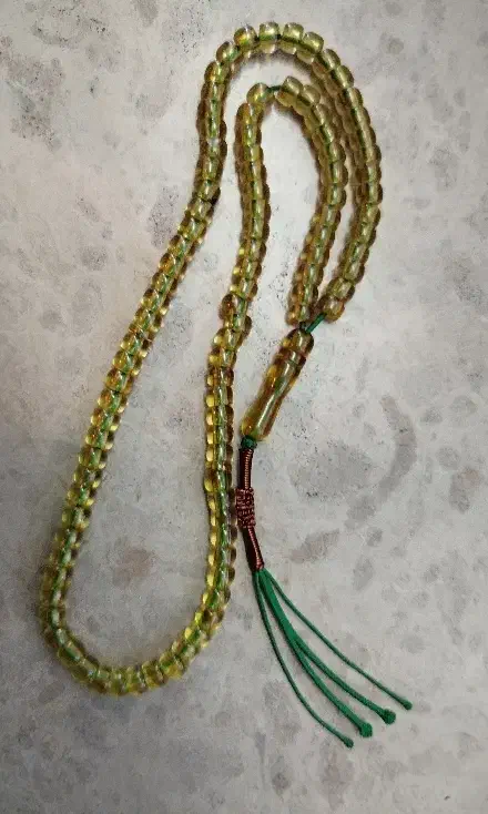 تسبیح سندلوس قدیمی آلمانی بودار بشرط اصل و کهنه|کلکسیون اشیاء عتیقه|اهر, |دیوار