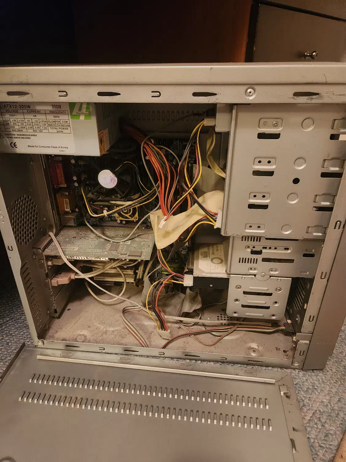 کیس کامپیوتر و یک مامیتور|رایانه رومیزی|تهران, بازار|دیوار