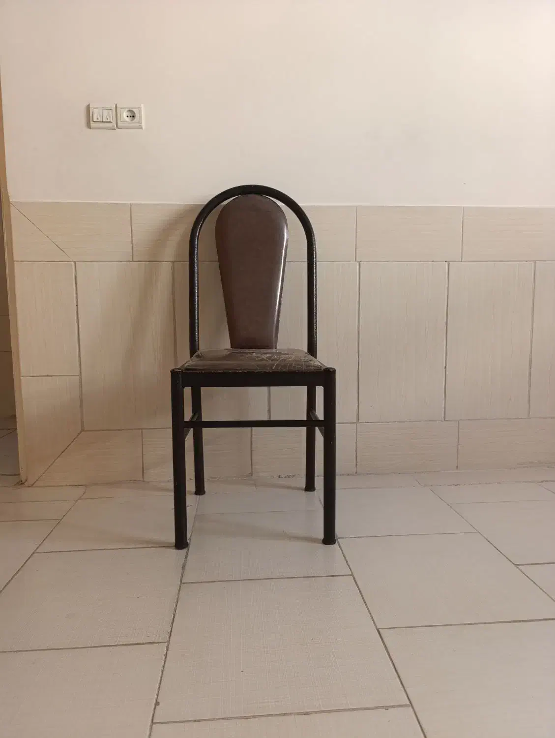 صندلی فلزی|صندلی و نیمکت|شهرکرد, |دیوار