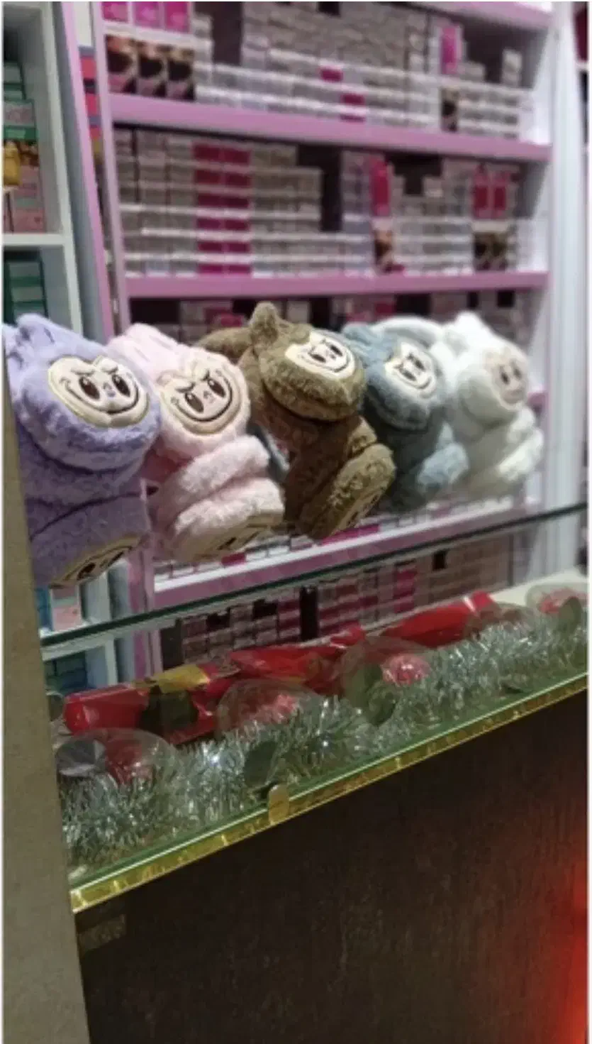 گوش گیر لبوبو|لباس|سهند, |دیوار