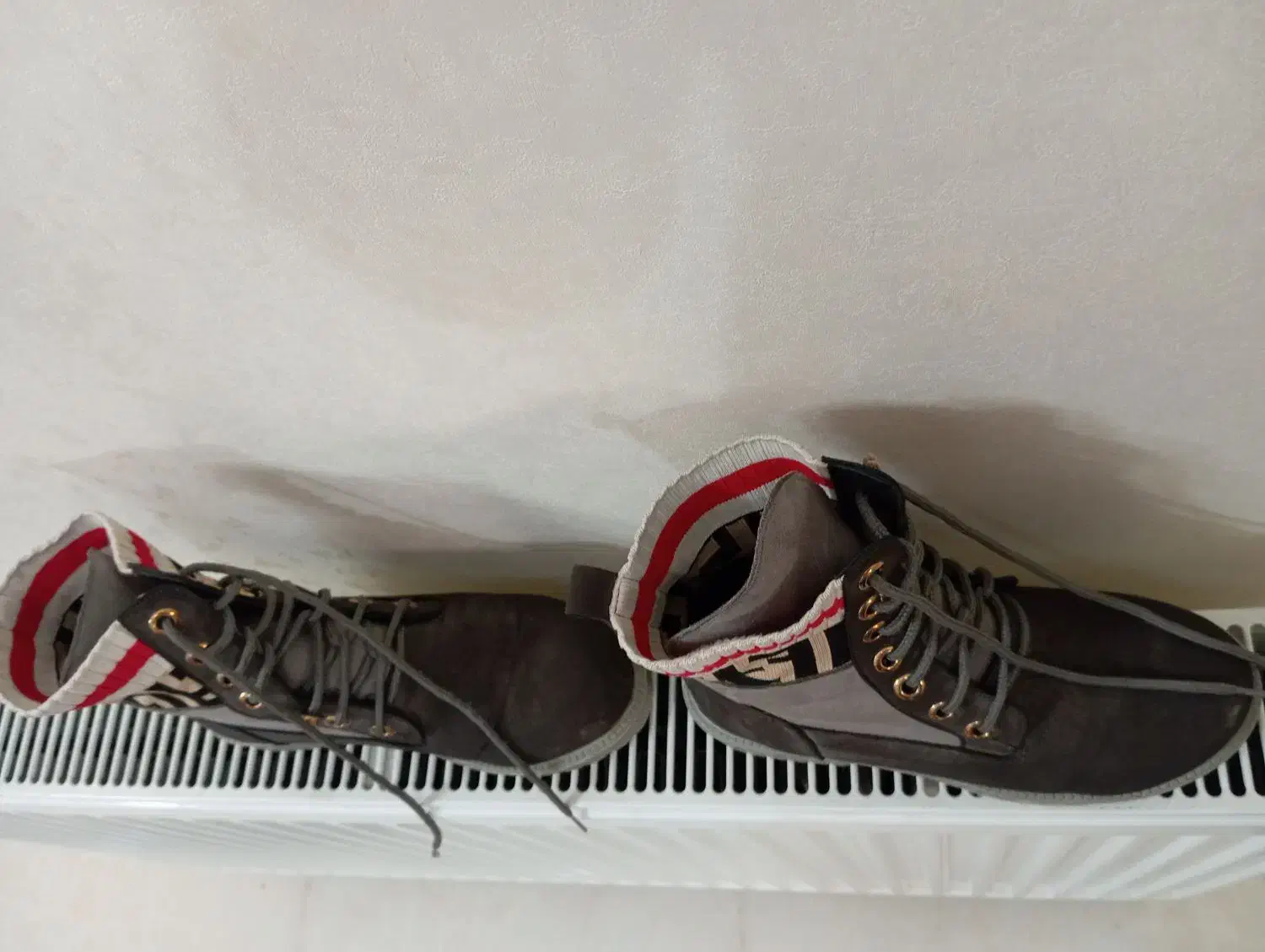 نیم بوت دخترانه سایز38و کفش ورنی پسرانه 36|کیف، کفش، کمربند|قم, شاه سید علی|دیوار