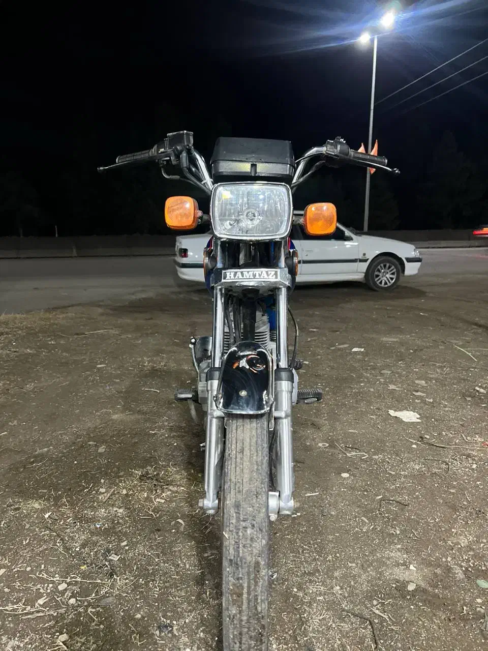 همتاز ۲۰۰|موتورسیکلت|چوبر, |دیوار