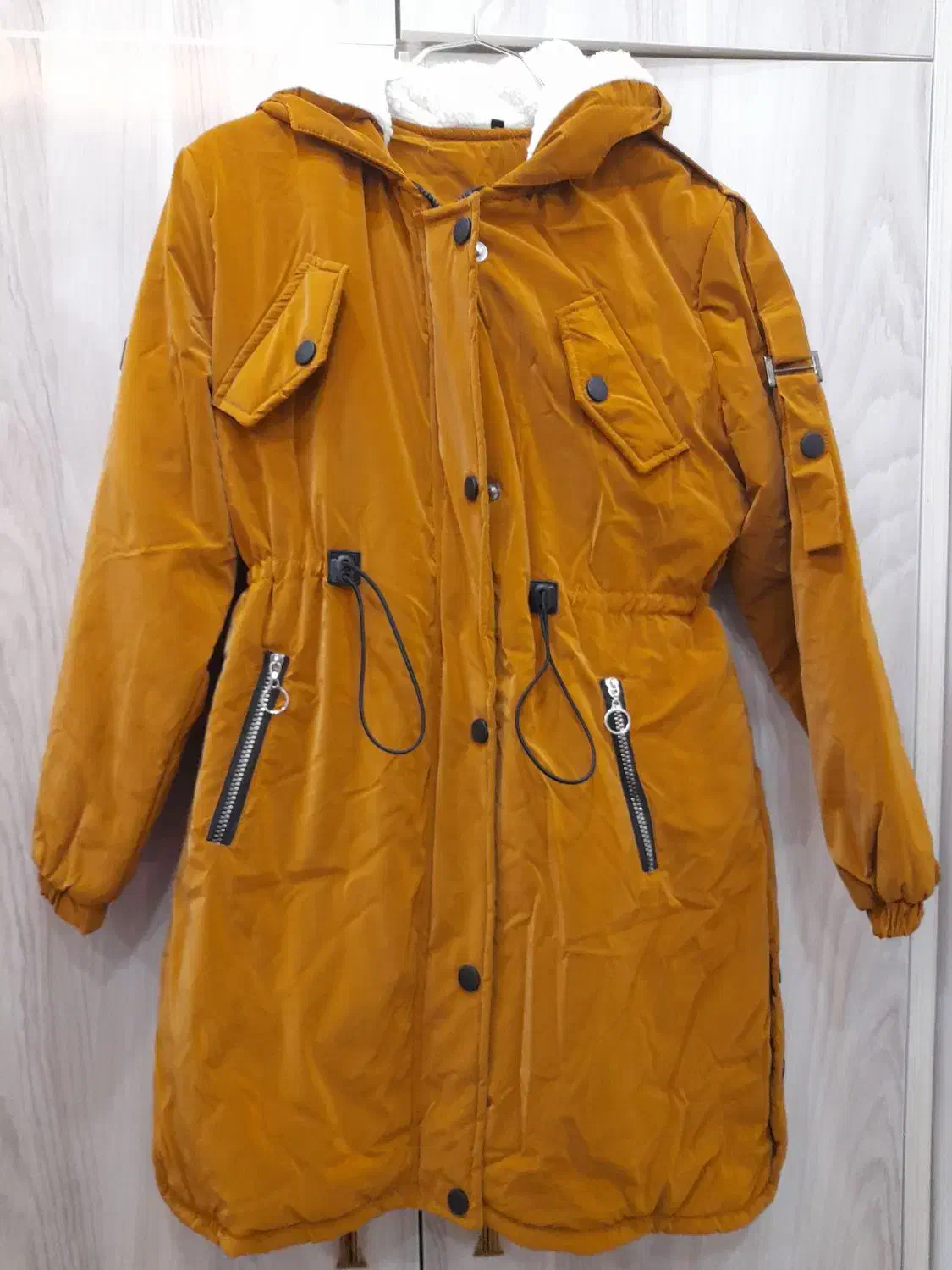 کاپشن دخترانه|لباس|میانه, |دیوار