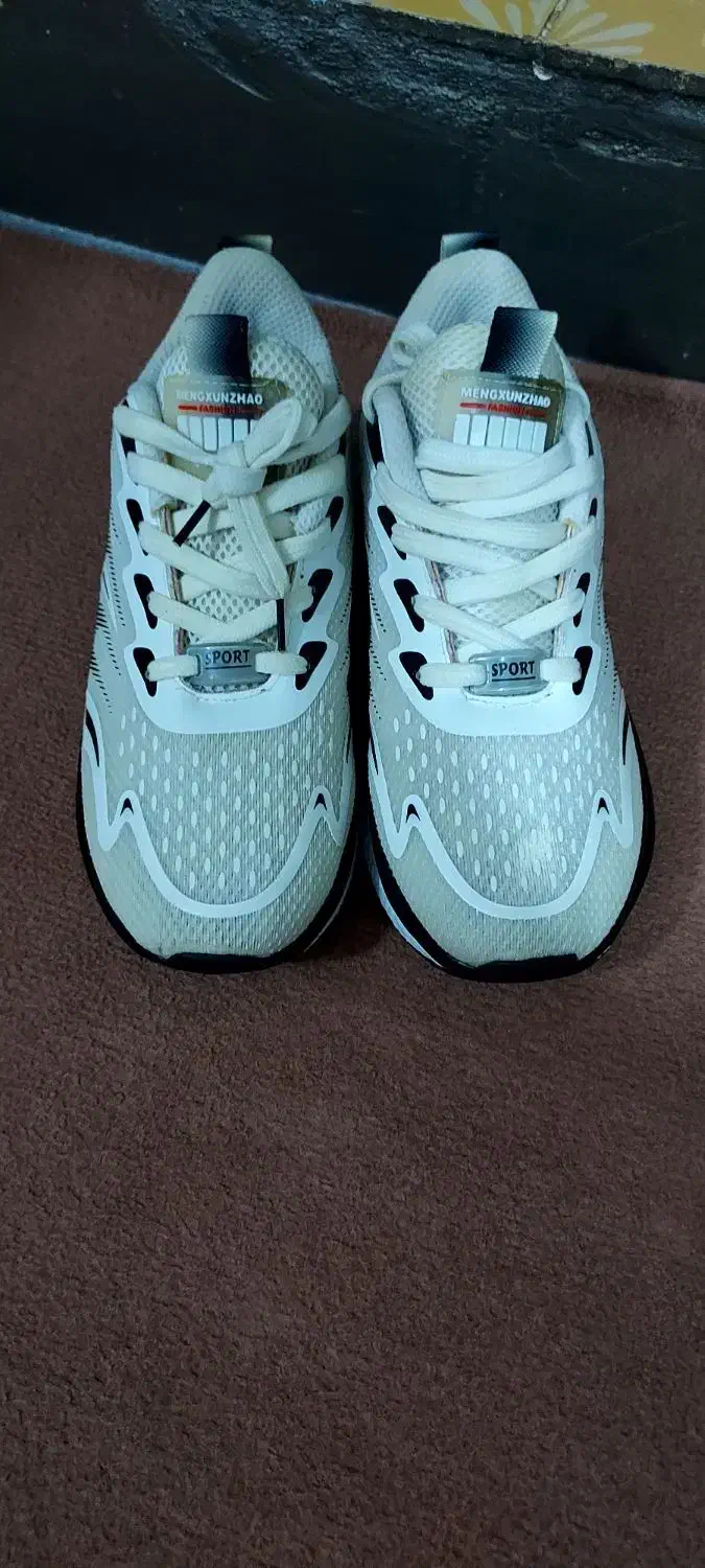 کفش اسپرت ویتنام سایز ۴۱ خیلی سبک وراحت|کیف، کفش، کمربند|سنندج, |دیوار