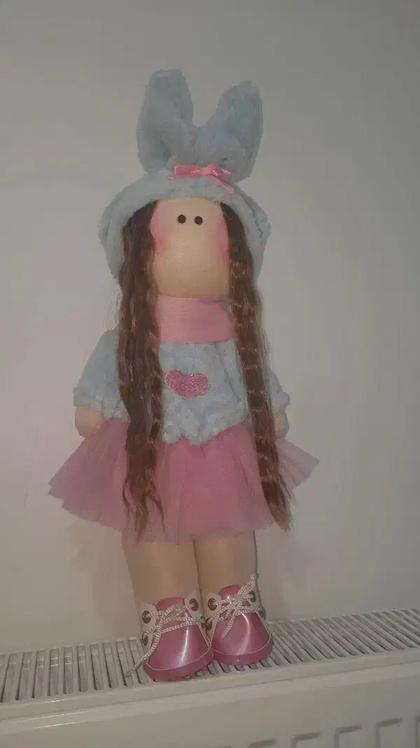 عروسک|اسباب‌بازی بچه|رباط‌کریم, نصیرشهر|دیوار