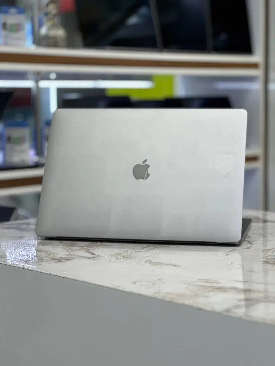 کورای ۹ بار م ۳۲ و هارد ۱ترا و ۴ گیگ گرافیک|رایانه همراه|اهواز, نادری|دیوار