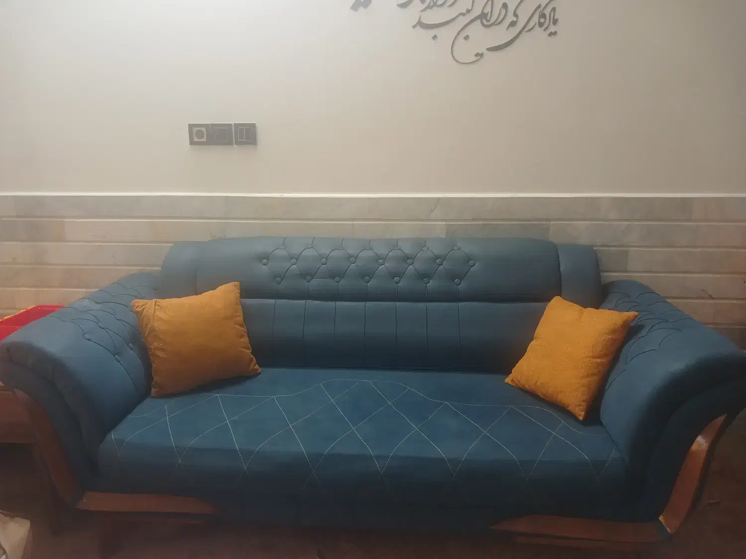 مبل ۷ نفره راحتی|مبلمان خانگی و میز عسلی|قم, نخودی|دیوار