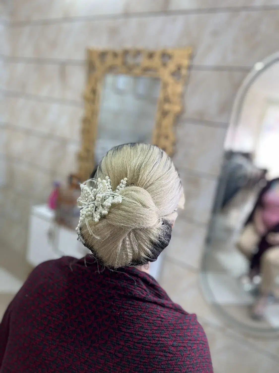 شنیون فقط ۴۵۰ اونم تا اخرهفته|خدمات آرایشگری و زیبایی|اسدآباد, |دیوار