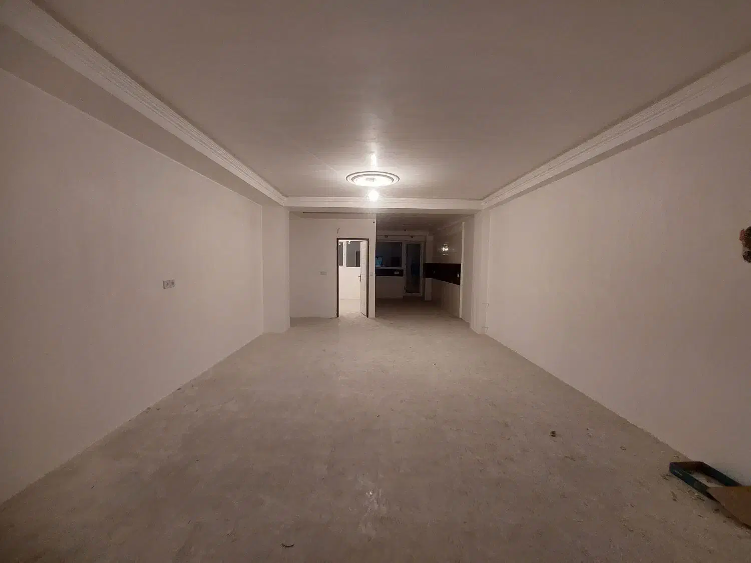 فروش اپارتمان ۹۷ متری صالحیه زنبق ۳ اول صالحیه|فروش آپارتمان|بهارستان, |دیوار