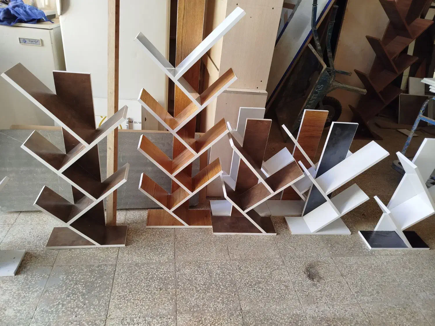 کتابخانه درختی|کتابخانه، شلف، قفسههای دیواری|کاشان, آیت الله سعیدی|دیوار