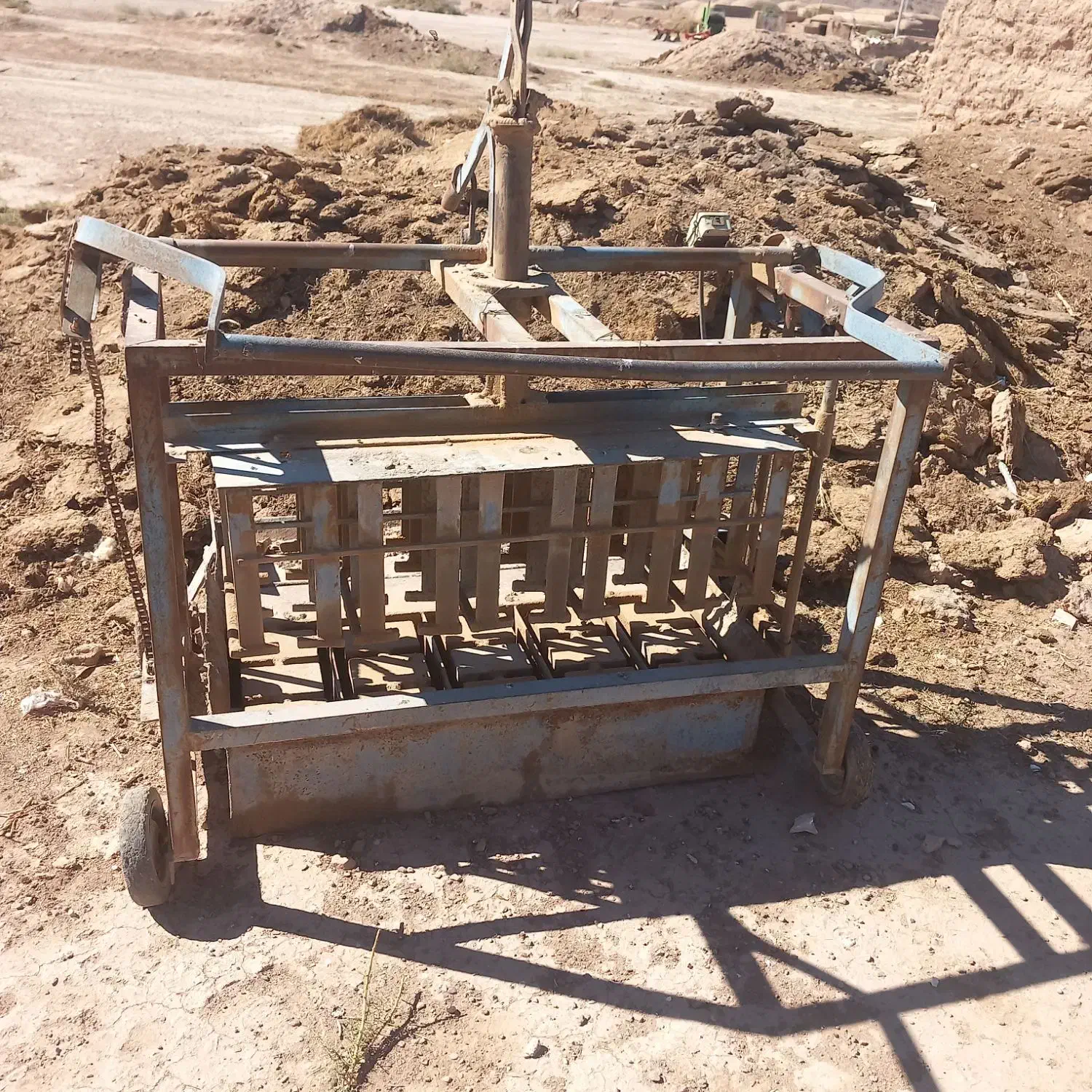 دستگاه بلوکه زنی ۵ قالبه سالم|ماشینآلات صنعتی|قائن, |دیوار