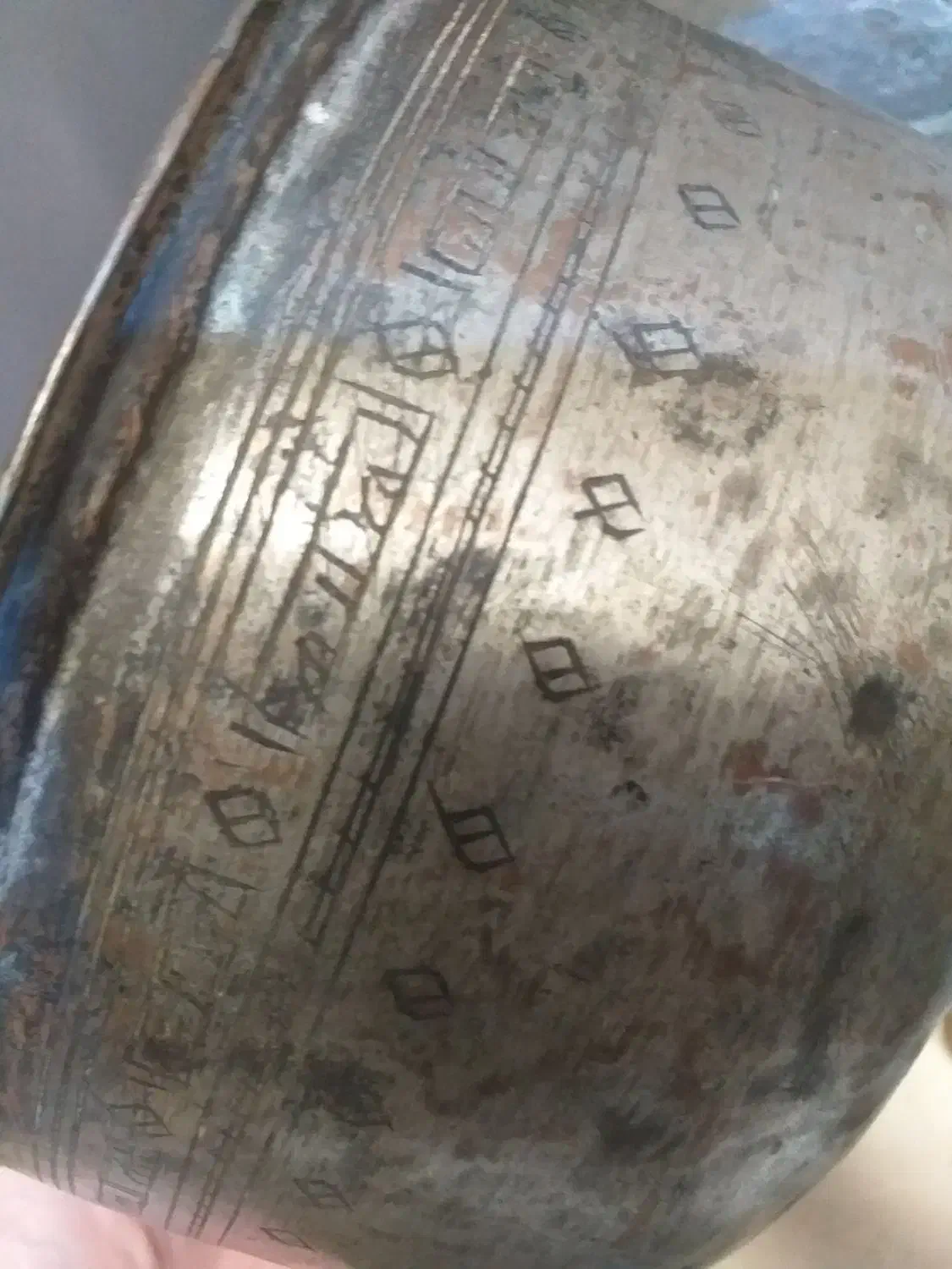 قابلمه مسی قدیمی قلمکاری شده|کلکسیون اشیاء عتیقه|رشت, گلسار|دیوار