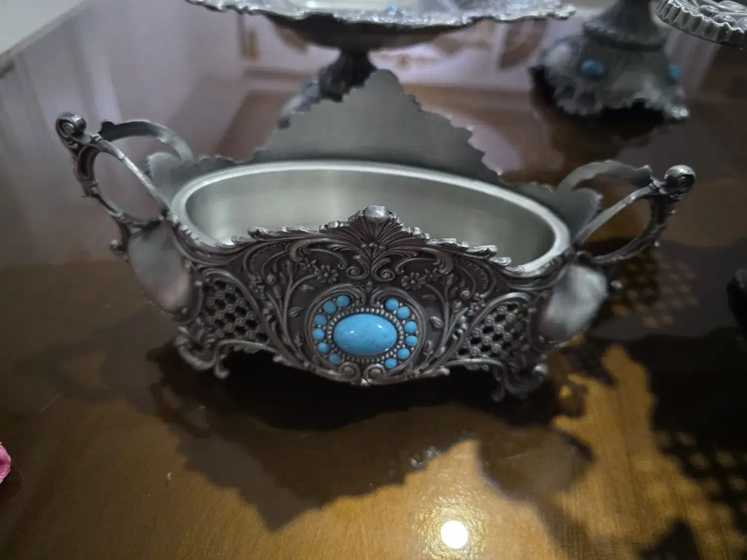 ظروف پذیرایی پیوتر|ظروف سرو و پذیرایی|رباط‌کریم, رباط‌کریم|دیوار