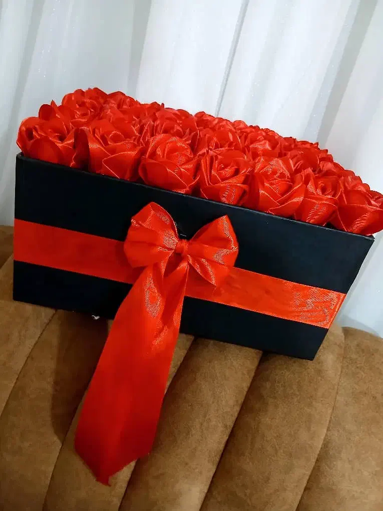 رزربانی زیبا|گل مصنوعی|سمنان, |دیوار