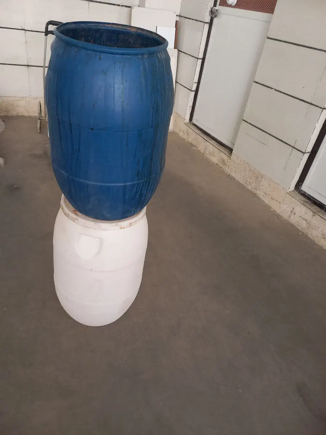 فروش دبه های بزرگ|ظروف نگهدارنده، پلاستیکی، یک‌بارمصرف|صدرا-فارس, فاز ۱|دیوار