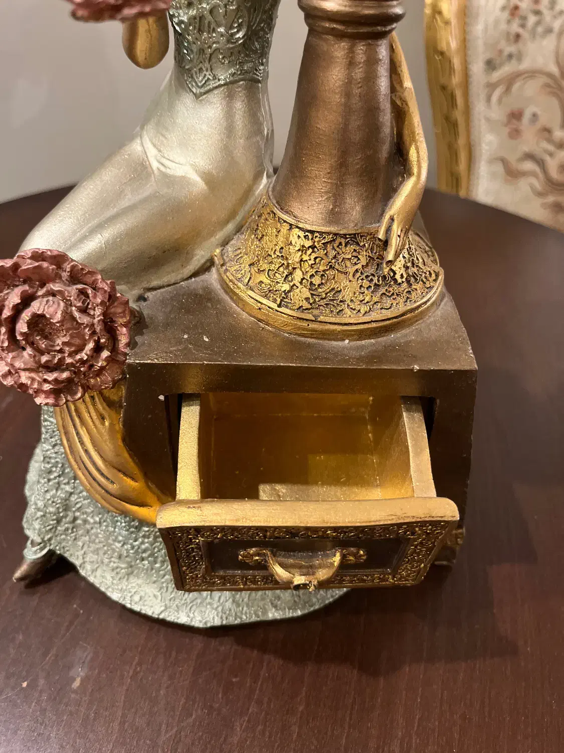 مجسمه دکوراتیو بسیار شیک|مجسمه، تندیس، ماکت|تهران, شهرک غرب|دیوار