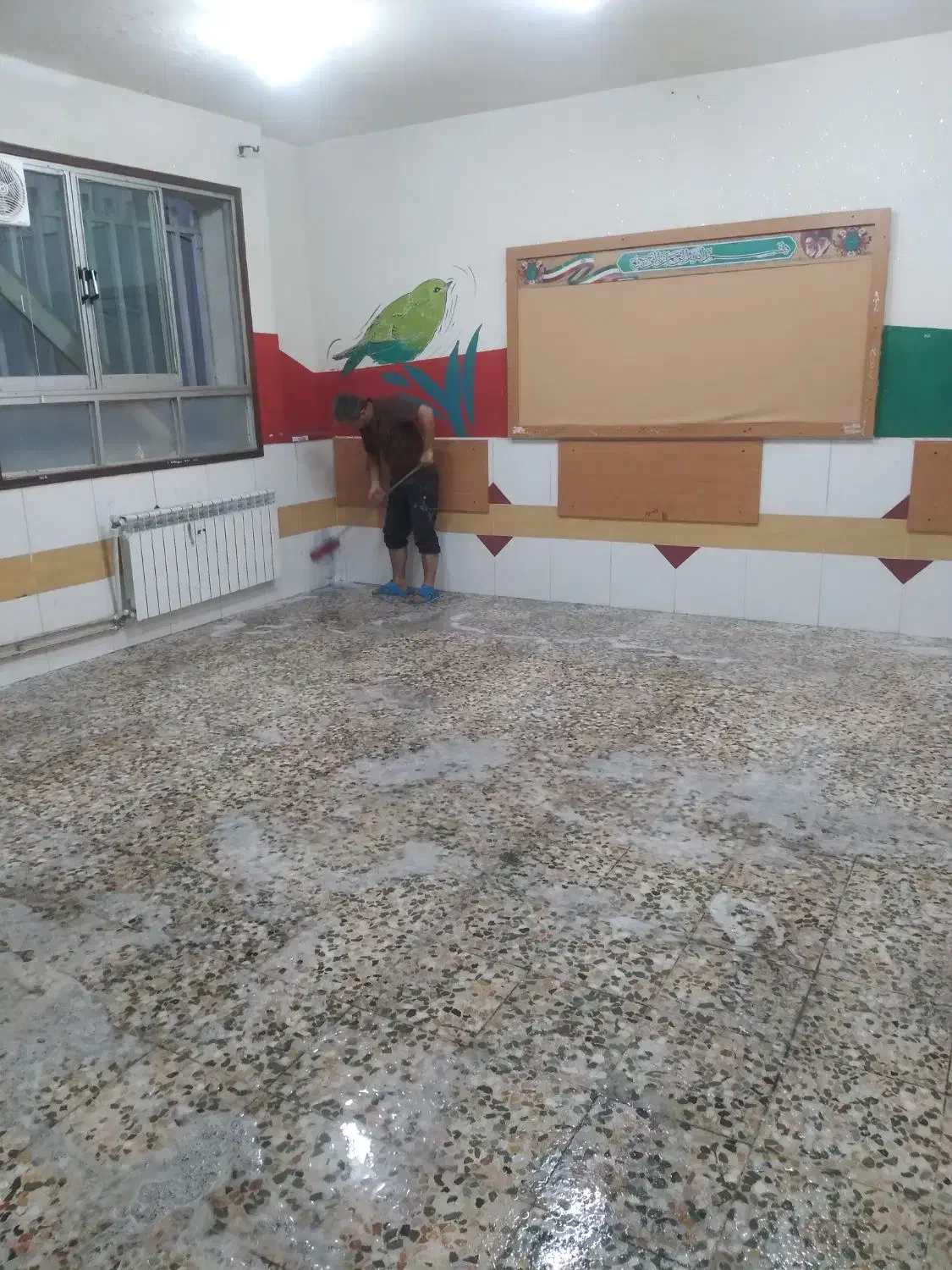 شستشوی منبع آب وساختمان راه پیله|خدمات نظافت|رشت, لاکانی|دیوار