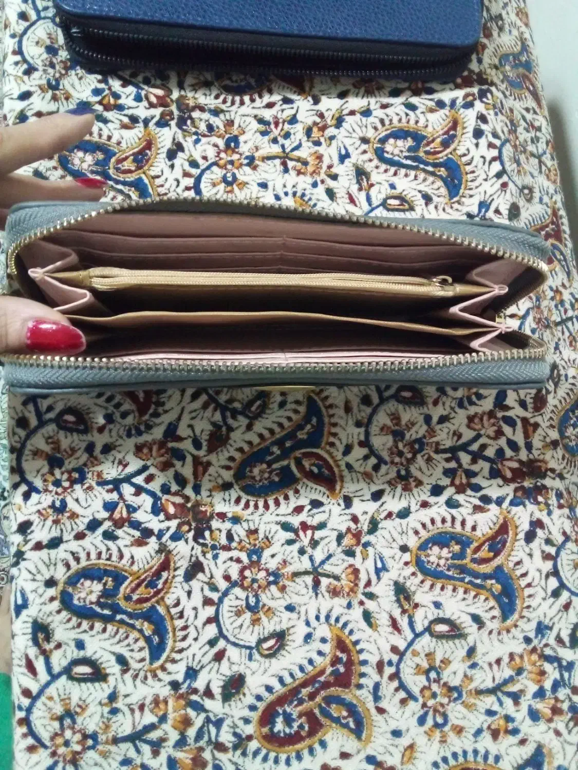 کیف جاپول شیکو نو|کیف، کفش، کمربند|صحنه, |دیوار