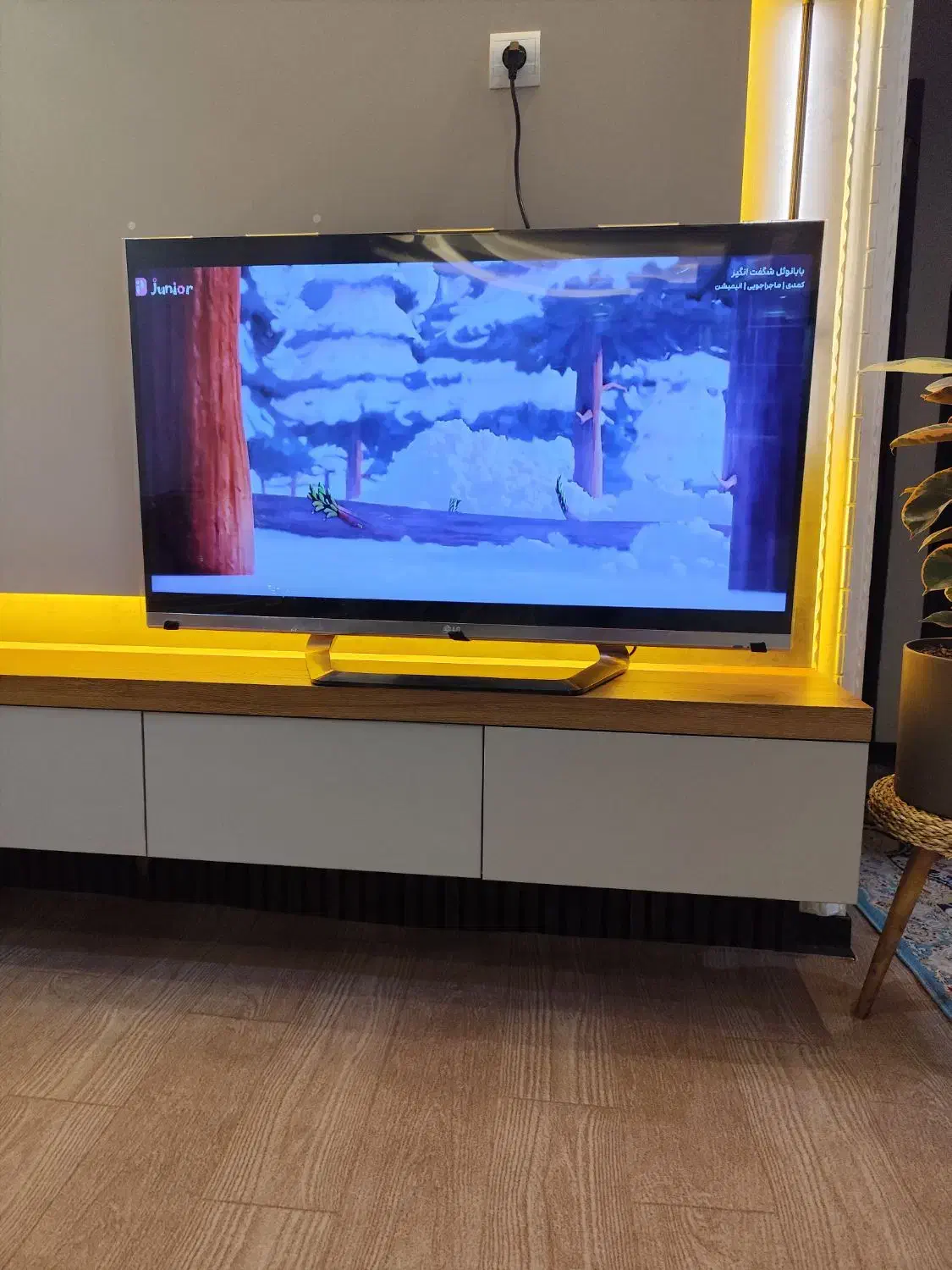 تلویزیون 47اینچ LG|تلویزیون و پروژکتور|لاهیجان, پردسر|دیوار