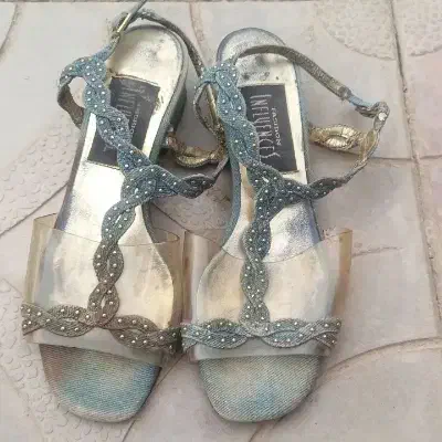 کفش|کیف، کفش، کمربند|کرمان, |دیوار