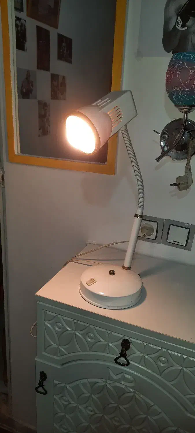 چراغ مطالعه و سپر|لامپ و چراغ|محمدشهر, محمدشهر|دیوار