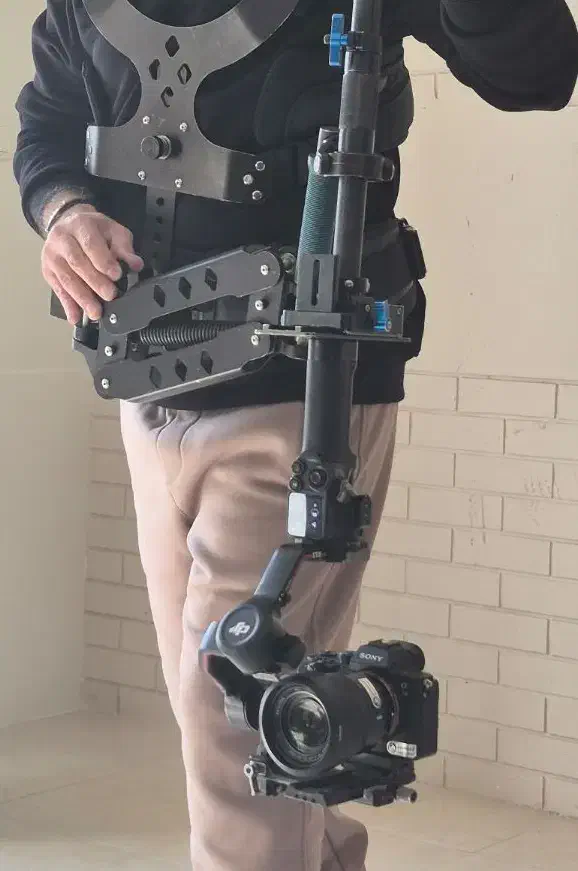 استدیکم(گیمبال)|دوربین عکاسی و فیلم‌برداری|ملک‌آباد, |دیوار