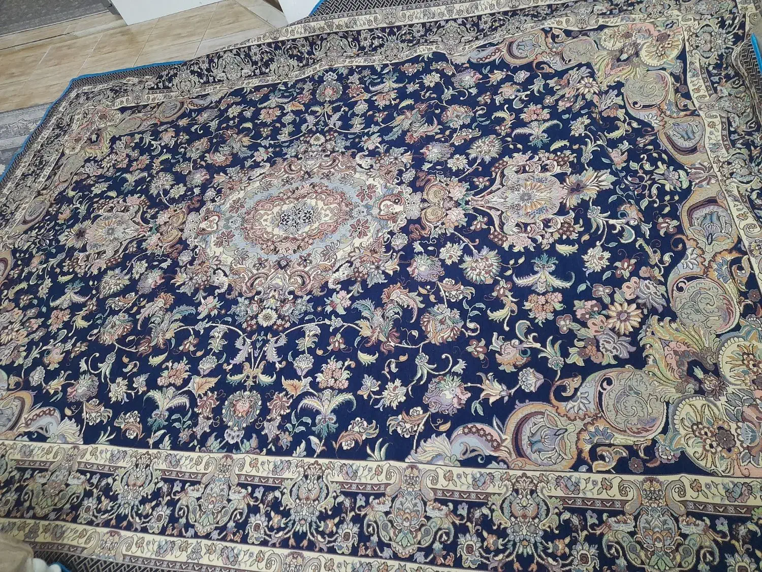 روفرشی|روفرشی|بهارستان, |دیوار