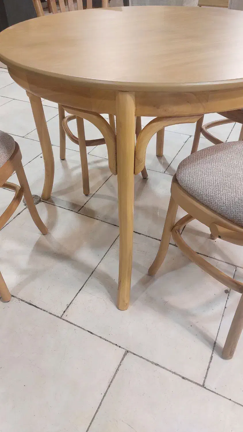 میز غذا خوری لهستانی|میز و صندلی غذاخوری|رشت, لاکان شهر|دیوار