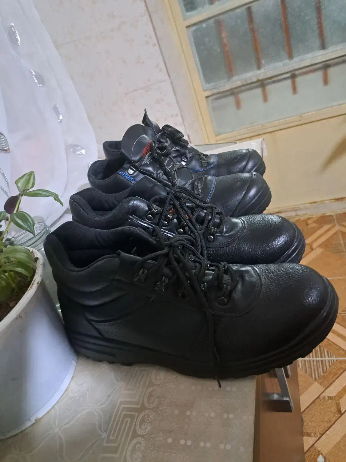 کفش‌کار‌نوسایز۴۳‌و۴۲|کیف، کفش، کمربند|شیروان (لرستان), |دیوار