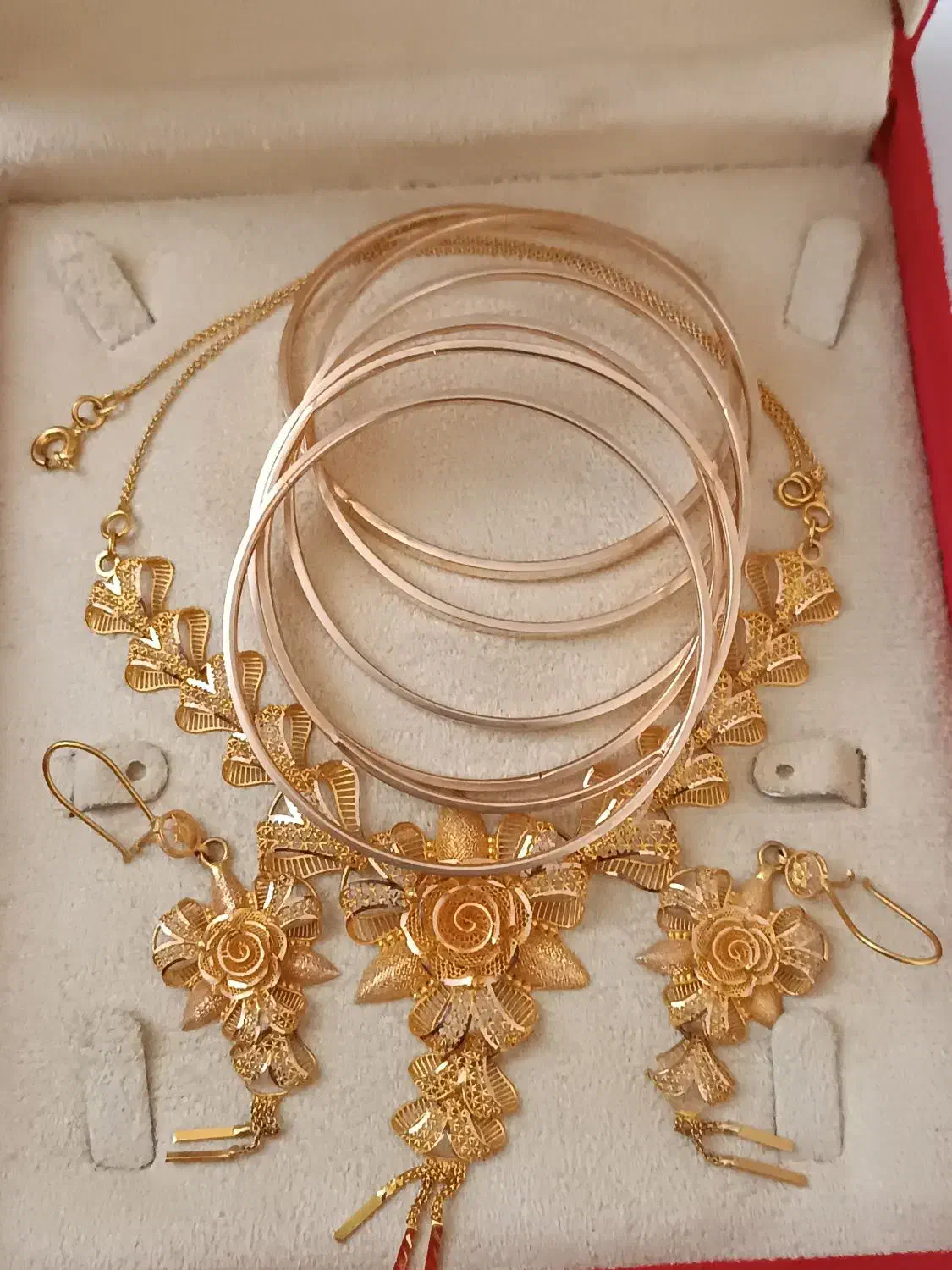 طلا دست دوم|جواهرات|بروجرد, |دیوار