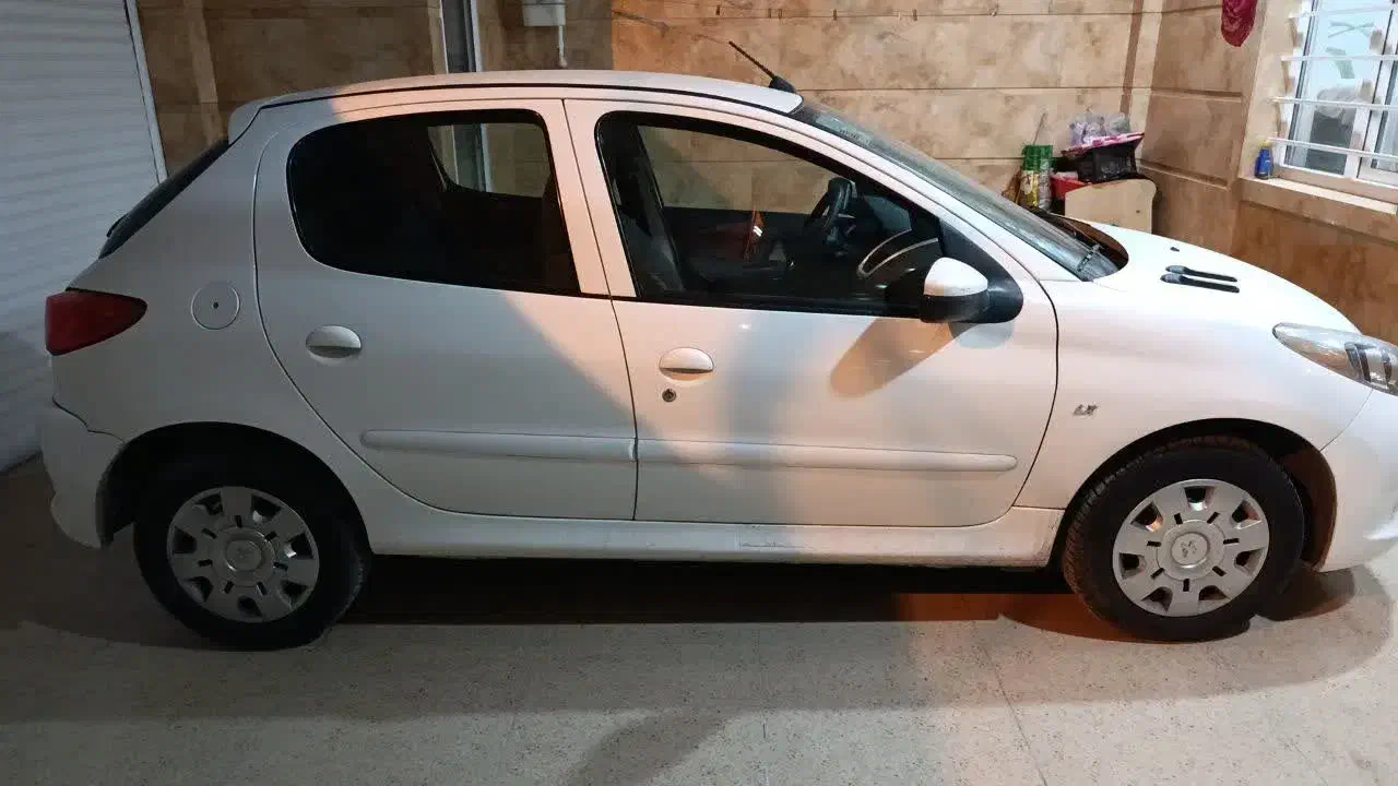 207سفید|خودرو سواری و وانت|بوشهر, |دیوار