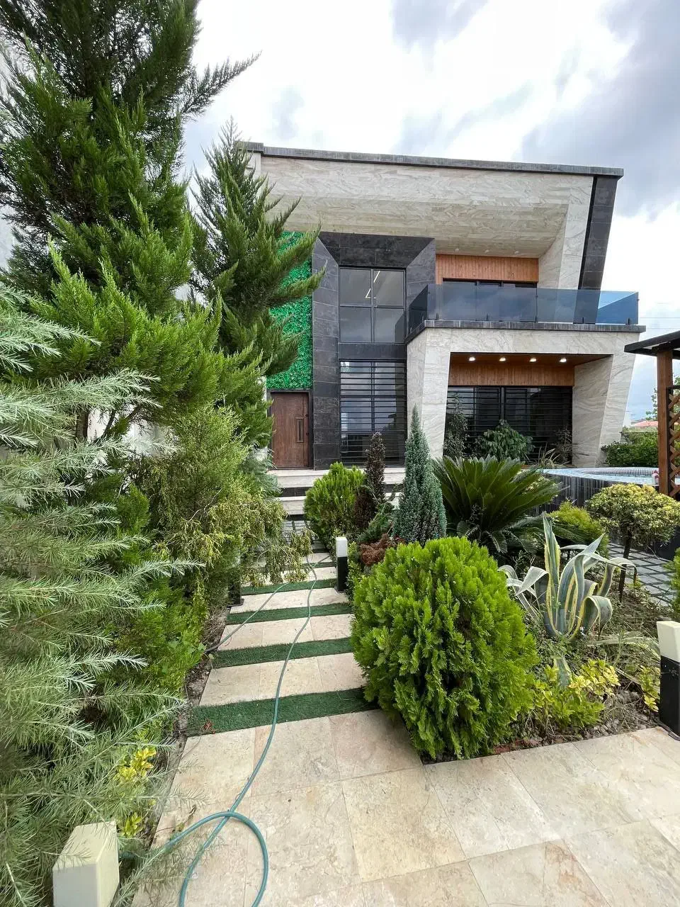 مدرن شهرکی جذاب با گیت سند شش دانگ جکوزی آلاچیق|فروش خانه و ویلا|ایزدشهر, |دیوار