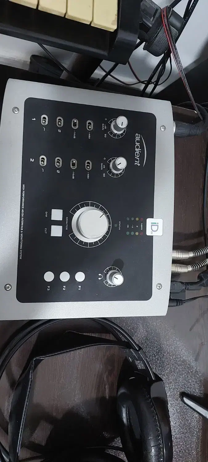 کارت صدا حرفه ای audient id22|قطعات و لوازم جانبی رایانه|بندر دیر, |دیوار