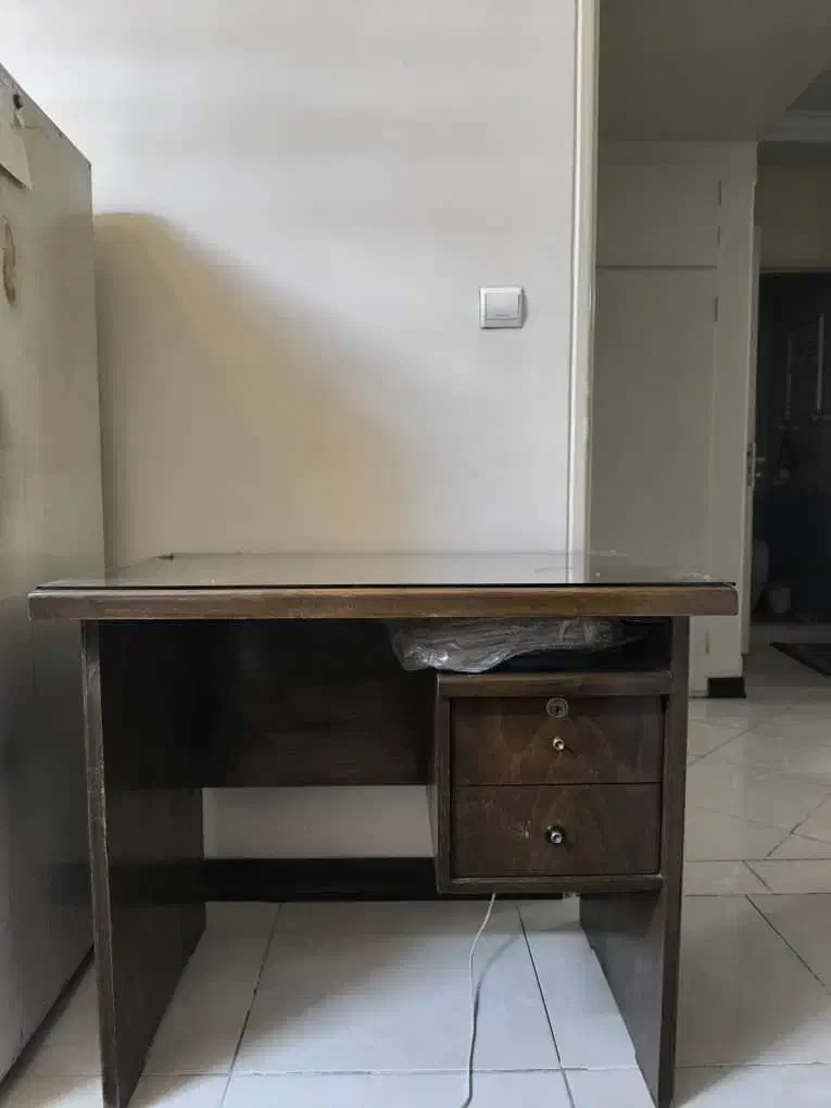 میز تحریر چوبی|میز تحریر و کامپیوتر|تهران, دولاب|دیوار