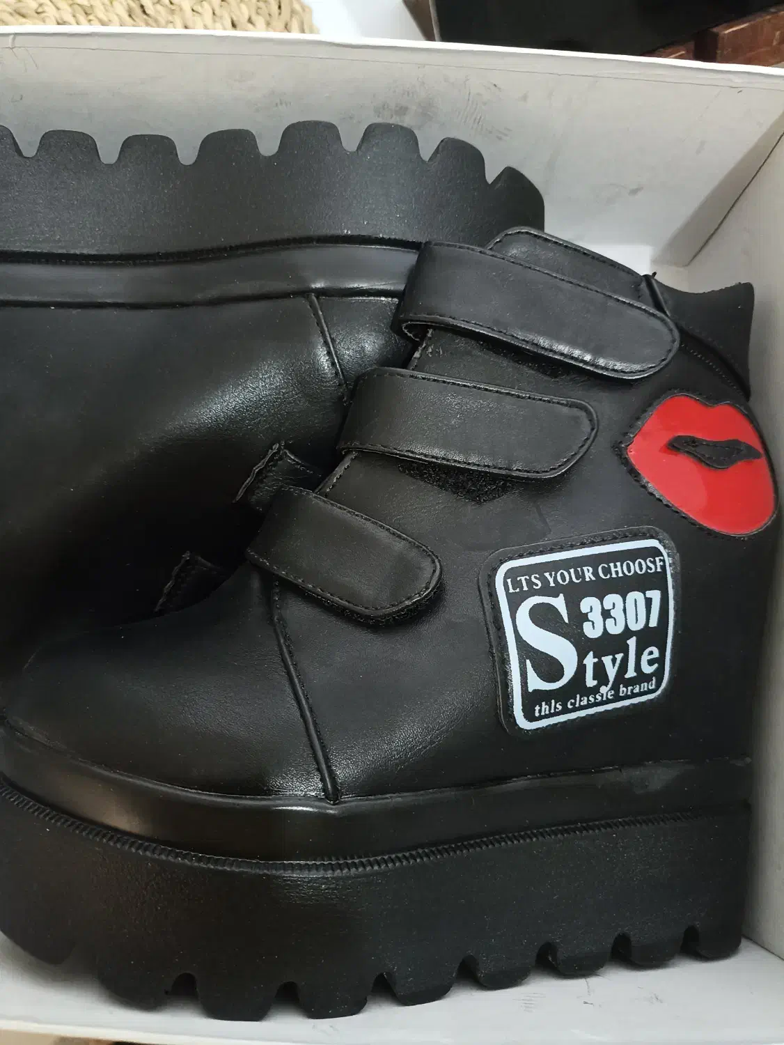 کفش وارداتی|کیف، کفش، کمربند|هشتگرد, شهرک آرتیمان|دیوار