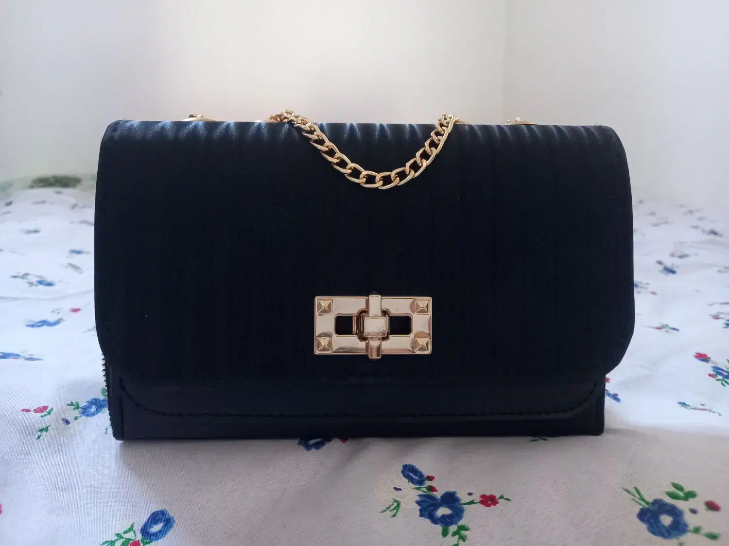 کیف نو نو|کیف، کفش، کمربند|نیشابور, مازول|دیوار