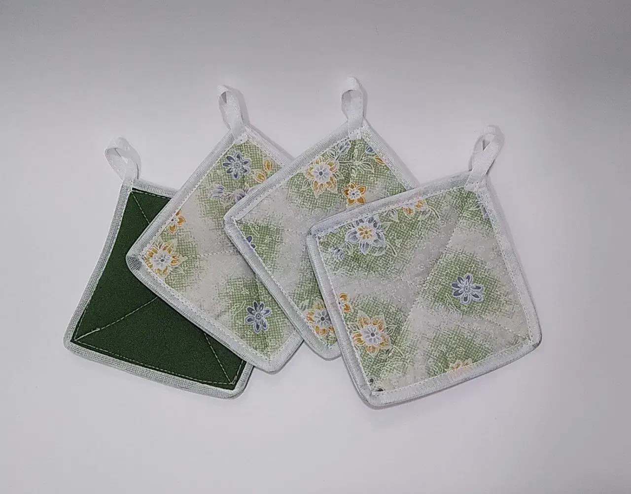 دسگیر آشپزخانه ۱۰ و ۱۲|سفره، حوله، دستمال آشپزخانه|قم, شاه سید علی|دیوار